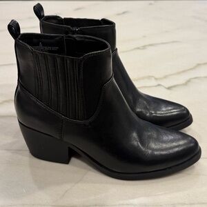 Old Navy Ankle Boots Size 8 Black Faux Leather